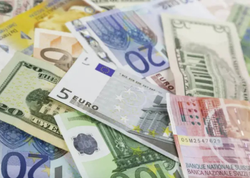 Dolar, euro ve sterlin karşısında tarihi seviyeye ulaştı