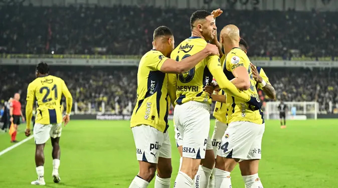 Fenerbahçe evinde 2 golle kazandı