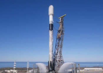 Fergani ilk uydusu uzaya gönderdi