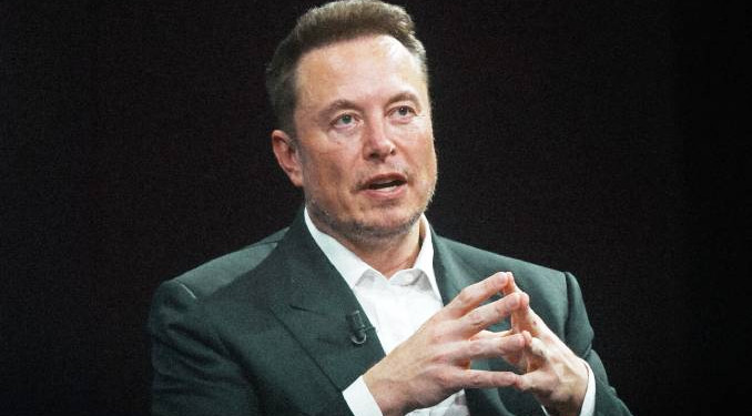 Musk ile aşırı sağcı lider Weidel’in canlı yayınına eleştiri yağmuru