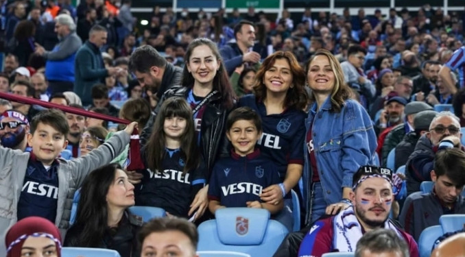 Trabzonspor-Sivasspor maçında tribünler renklenecek