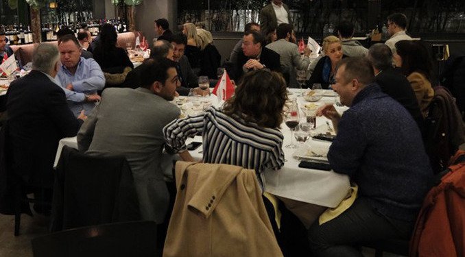 İnfo Yatırım YouTube kanalının 250 bin aboneye ulaşmasını özel bir davetle kutladı