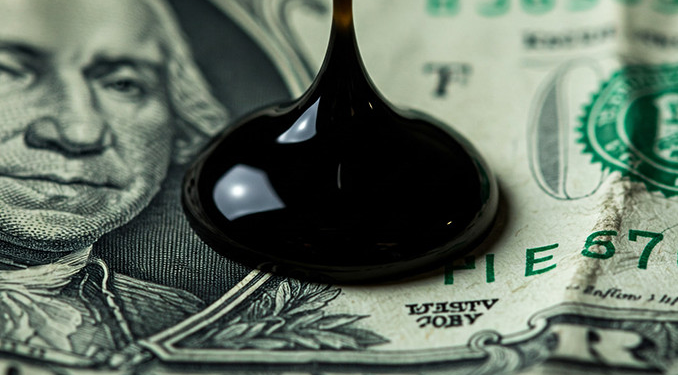 ABD-Çin gerilimi ve arz bolluğu, petrolü dip seviyeye itti