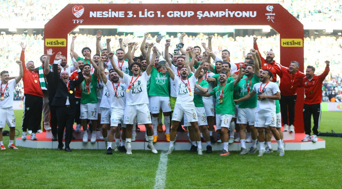 Bursaspor 3. Lig şampiyonluğunu kutladı
