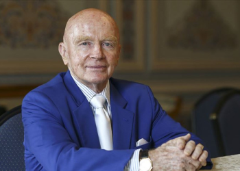 Dünyaca ünlü yatırımcıdan tavsiye: Nakitte kalın, harekete geçmeye hazır olun