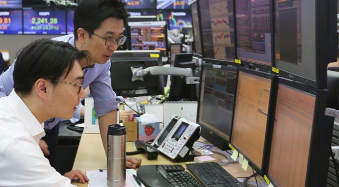 Küresel fonlar ortayı Asya’ya çevirdi