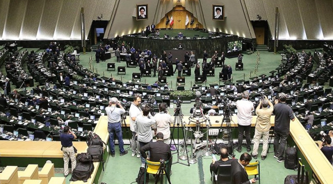İran Meclisi’nden Hürmüz Boğazı kararı