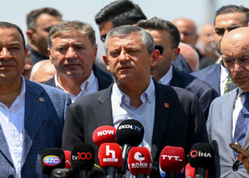 Özgür Özel’den açıklama: CHP 300 milletvekilini aşarak Meclis’e tek başına girer