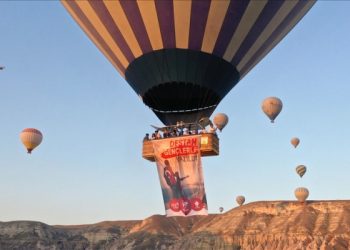 15 Temmuz anısına Kapadokya’da Türk bayrağı şöleni