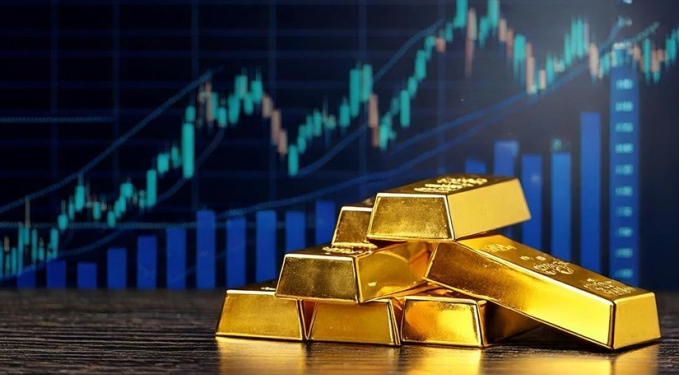 Altın fiyatları doların gölgesinde zayıflıyor