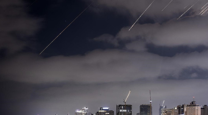 İran’ın füzeleri, İsrail’deki askeri tesisleri vurdu