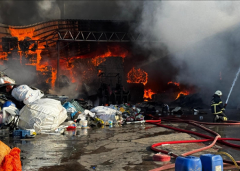 Sanayi sitesinde alevler yükseldi: Ordu’da geri dönüşüm tesisinde yangın