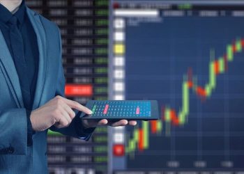 PD/DD oranı 1’in altında, yılbaşından bu yana pozitif getiri sağlayan ticaret şirketleri