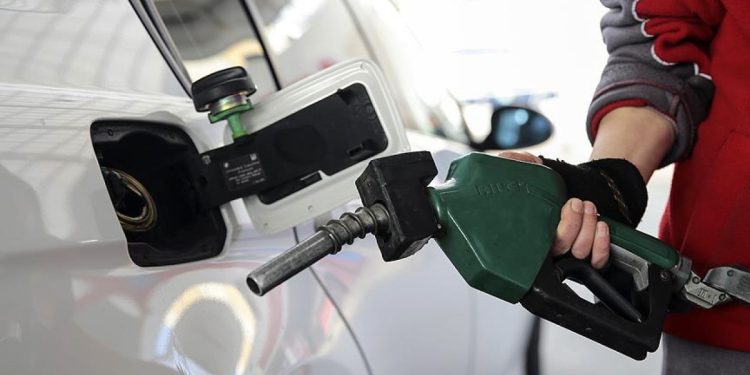 Rusya, benzin ihracat yasağını uzatıyor