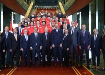 Cumhurbaşkanı Erdoğan A Milli Erkek Basketbol Takımı’nı kabul etti