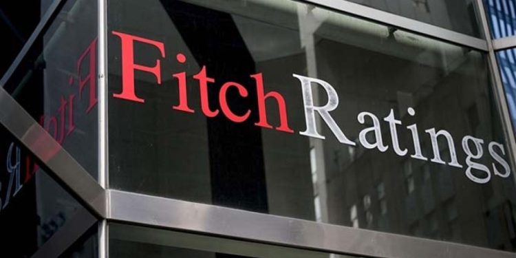 Fitch, İtalya’nın kredi notunu artırdı