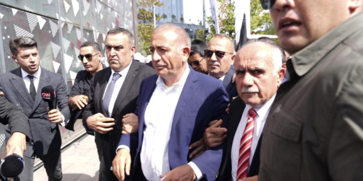 Kayyım olarak atanan Gürsel Tekin, planlarını açıkladı