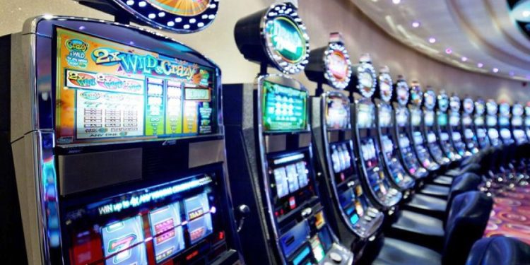 Kumar masaları boş kaldı, Net Holding ülkeyi terk etti