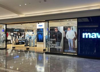 Mavi Giyim için siyah tablo!