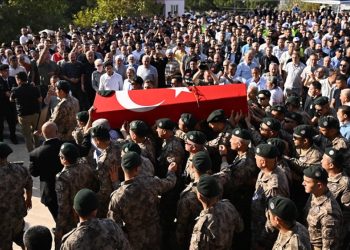 Şehit polis Mustafa Karapınar son yolculuğuna uğurlandı