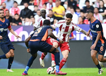 Başakşehir, Antalya deplasmanında farklı galip