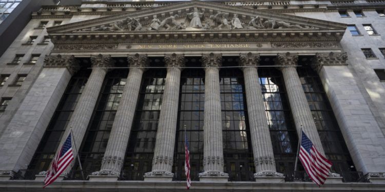 ABD borsaları Fed tutanakları öncesinde yükselişle açıldı