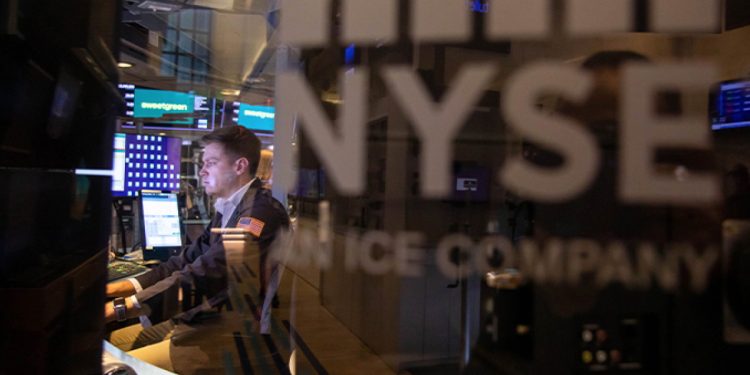 ABD borsaları karışık seyirle açıldı