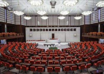 Meclis çok konuşulacak yasayı geçirdi