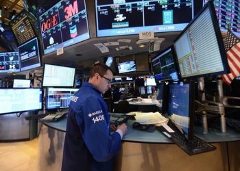 New York borsası güne düşüşle başladı