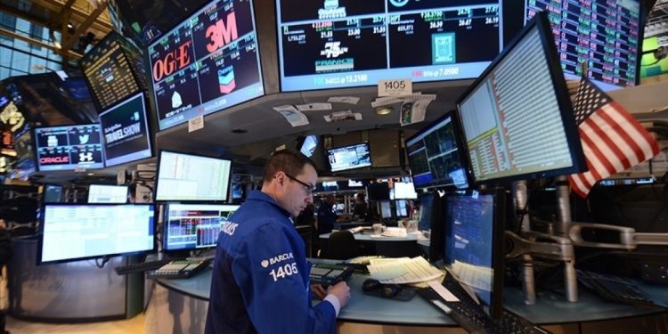 New York borsası haftanın ilk gününe ekside başladı