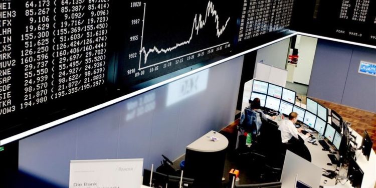 Teknoloji hisseleri ve faiz kaygısı borsaları aşağı çekti