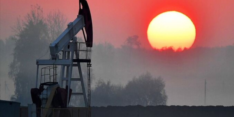 Yaptırımlar petroldeki yükselişi baskılıyor