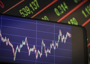 BİST haftanın ilk gününde 3 hisseye tedbir getirdi