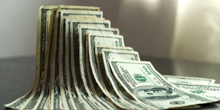 Dolarda 8 yıl sonra bir ilk yaşanıyor!