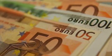 Euro/TL’de rekor üstüne rekor