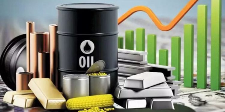 Gümüş rekor kırdı, altın geriledi: Emtia piyasalarında sert ayrışma