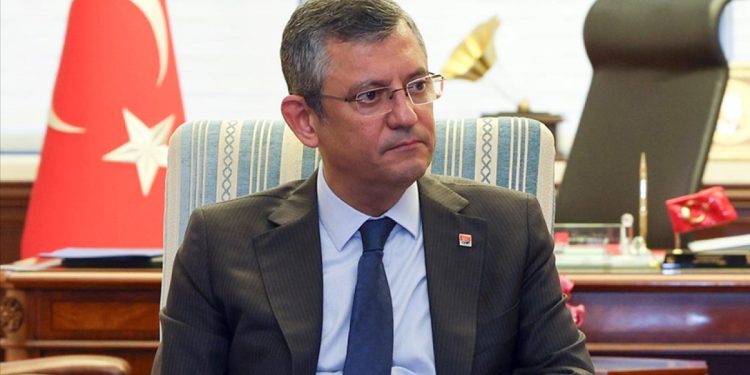 Özgür Özel’den Fenerbahçe’ye destek telefonu