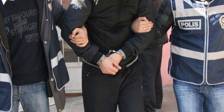 Sosyal medyada ‘tetikçi’ ilanı verince yakayı ele verdi