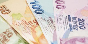 TL reel olarak sınırlı değer kaybetti