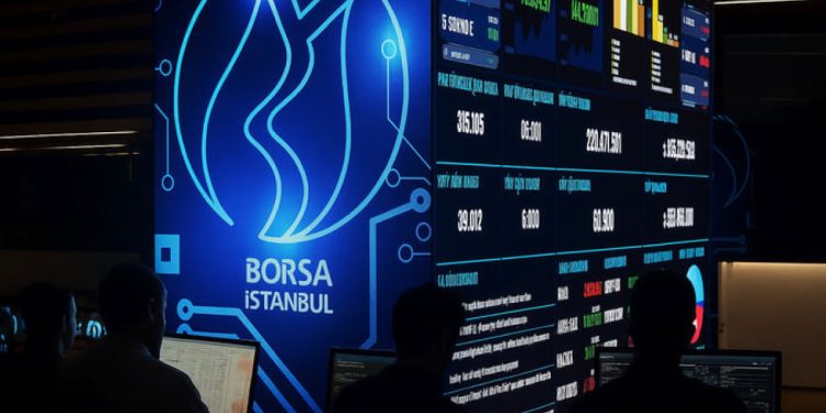 Tasarruf sahibi her 5 kişiden 1’i hisse senedi, borsa veya fonları tercih ediyor