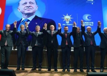 4 belediye başkanı AK Parti’ye katıldı