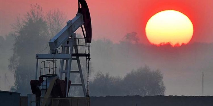 ABD-İran gerilimi petrol fiyatlarını yükseltiyor