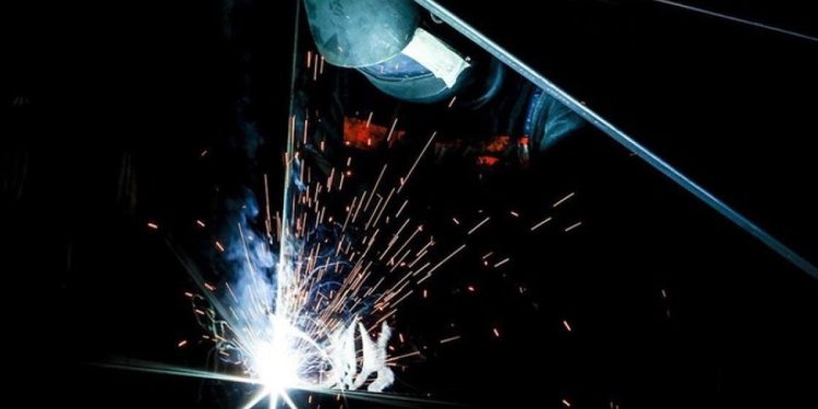 ABD’de imalat sanayi PMI ocakta yükseldi