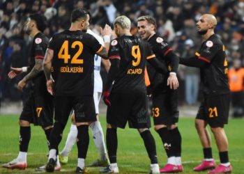 Galatasaray kupada 2’de 2 yaptı