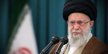 Hamaney’den Trump’a sert yanıt: Ellerinde binden fazla İranlının kanı var!