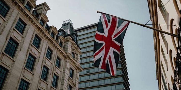 İngiltere’de enflasyon beklentilerin üzerine çıktı