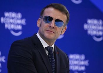 Macron’un gözlükleri hissede ralli başlattı