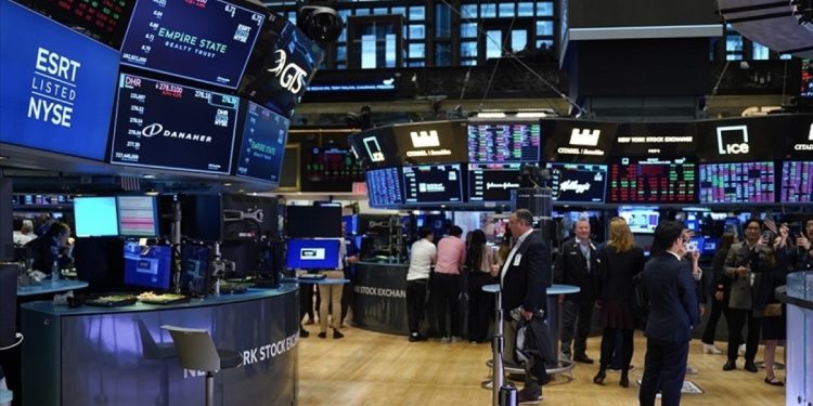 New York borsası dengede: S&P 500 rekora koşuyor