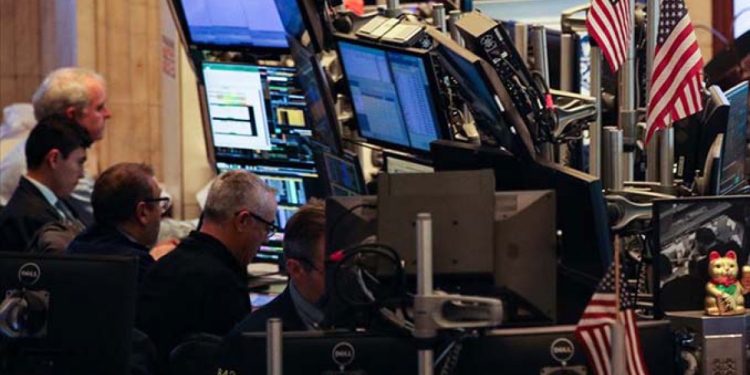 Trump–Powell gerilimi ABD borsalarını aşağı çekti