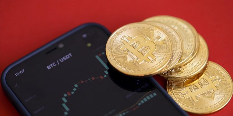 Bitcoin’de yön arayışı: Analistler uyardı!